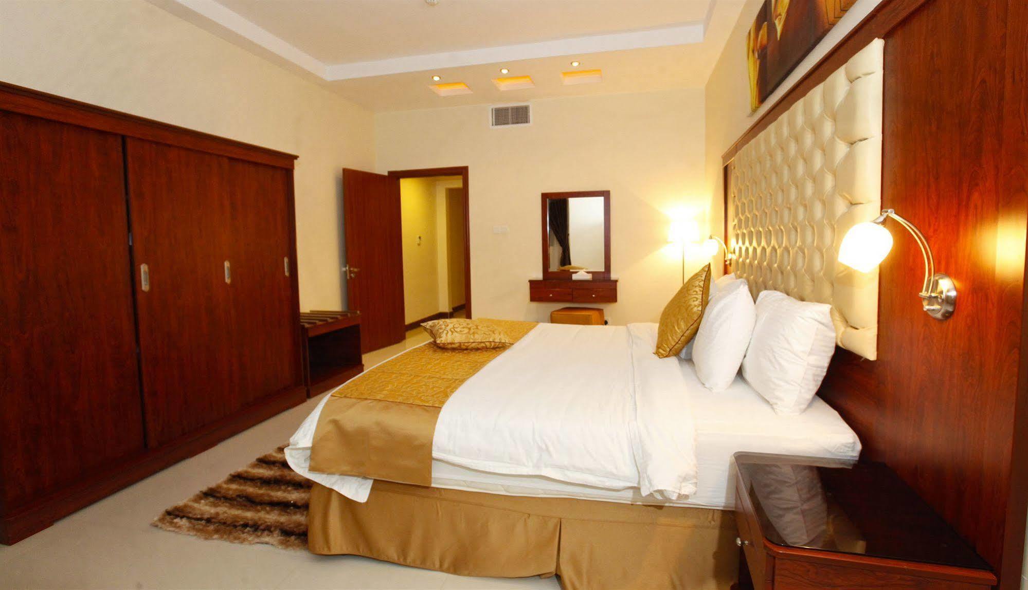 Meral Crown Hotel