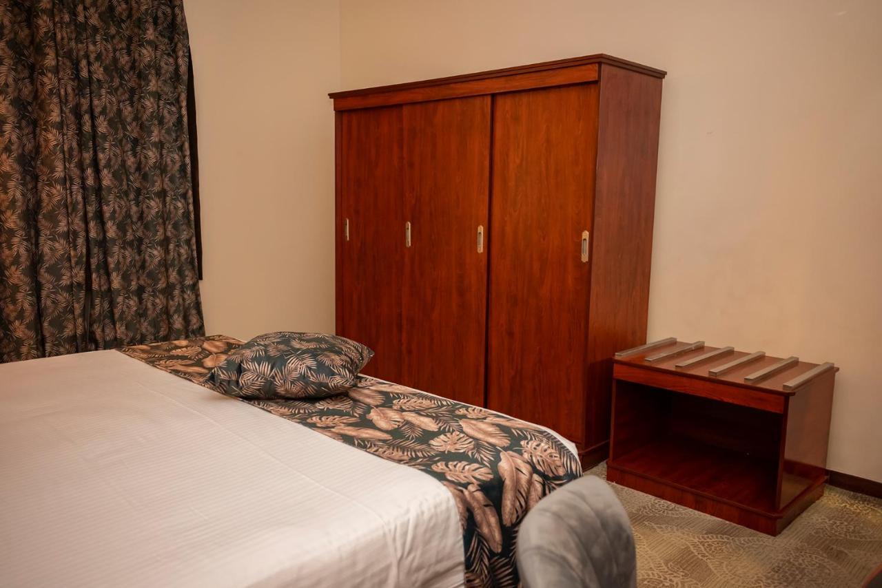 Hotel Meral Crown