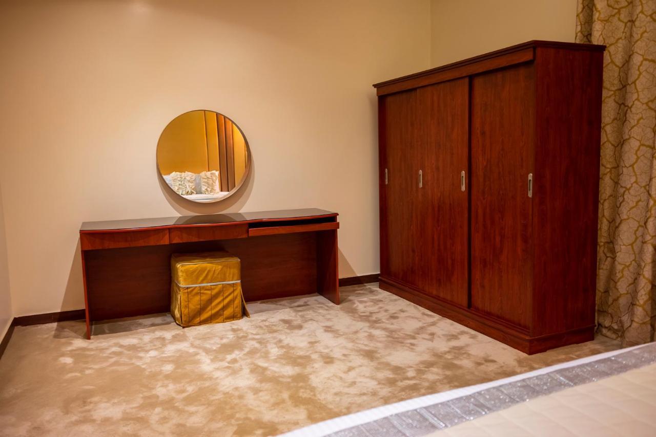 Meral Crown Hotel
